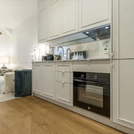 Apartamento De Lujo En Neptuno Apartment Madrid Exterior photo