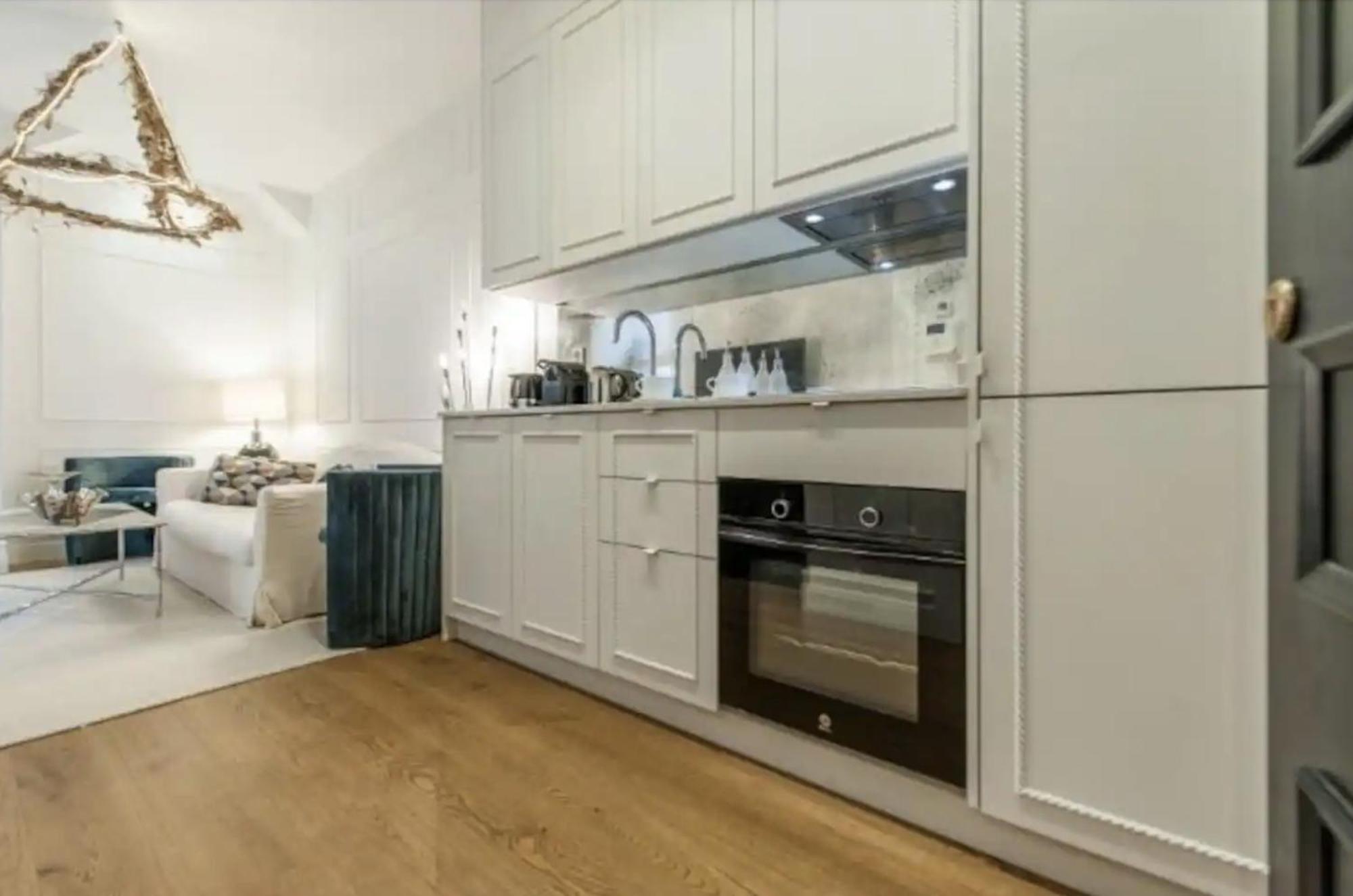 Apartamento De Lujo En Neptuno Apartment Madrid Exterior photo